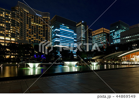 和田倉噴水公園と丸の内ビル街　夜景 44869549