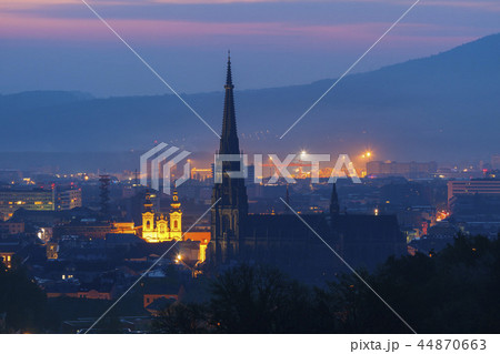 Linz panorama at sunrise 44870663