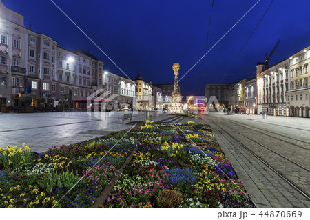Column on Hauptplatz in Linz 44870669
