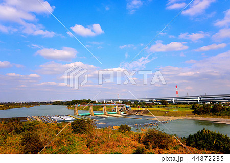 相模川の寒川取水堰の景色 相模川の寒川取水堰の景色 44872235