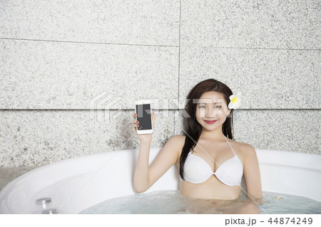 Summer Vacation of beautiful women,having fun in the water 302 44874249