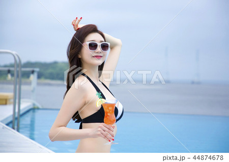 Summer Vacation of beautiful women,having fun in the water 087 44874678