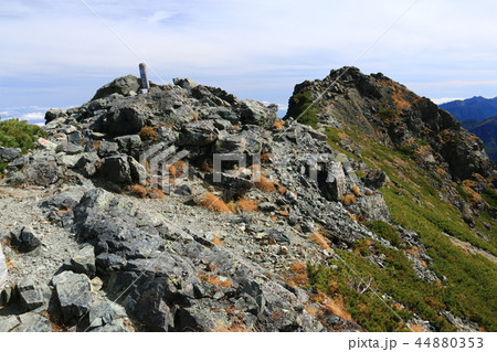 南アルプス塩見岳山頂 西峰と東峰 南アルプス塩見岳山頂 西峰と東峰 44880353