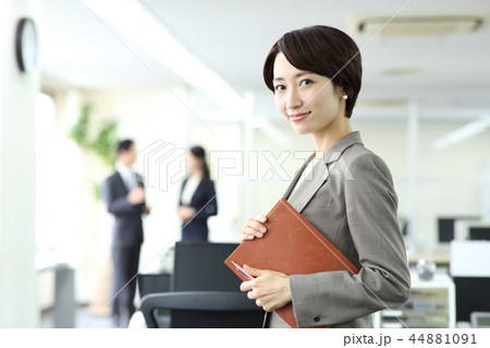 働く女性 44881091