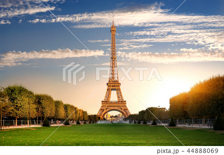 Champs de Mars 44888069