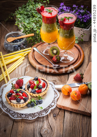Fresh homemade fruit tart Fresh homemade fruit tart 44895299