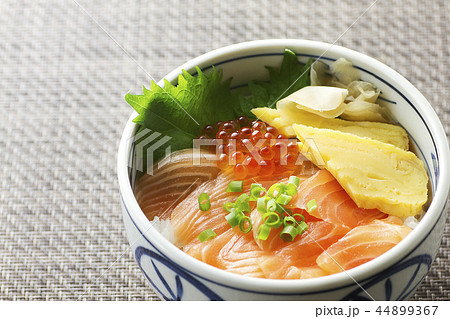 イクラとサーモンの親子丼8 イクラとサーモンの親子丼8 44899367