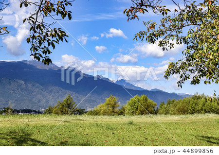 【山梨県】甲斐市　信玄堤公園と南アルプス・美しい日本の歴史的風土100選 44899856