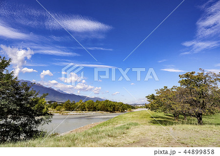 【山梨県】甲斐市　信玄堤公園と南アルプス・美しい日本の歴史的風土100選 44899858