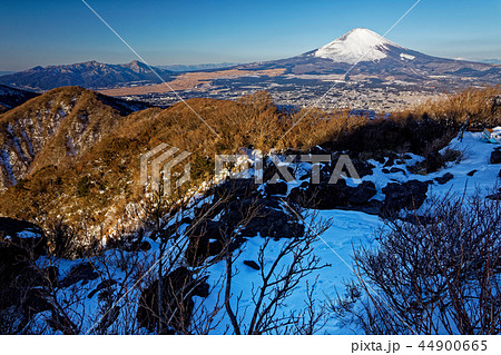 雪の箱根・金時山から眺める富士山 44900665