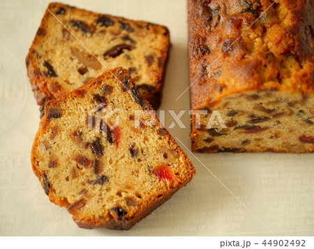 フルーツパウンドケーキ (横位置ハイアングル) フルーツパウンドケーキ (横位置ハイアングル) 44902492