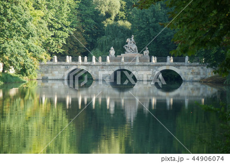 ワジェンキ公園の橋 44906074