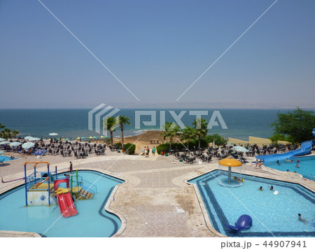 死海のリゾート 44907941