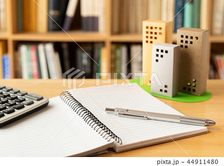 本棚　本　勉強　学習　教育　不動産　本 44911480