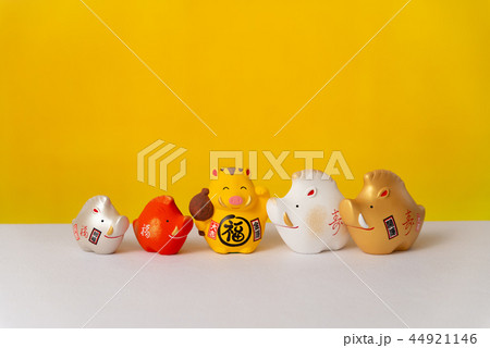 干支の置物 44921146