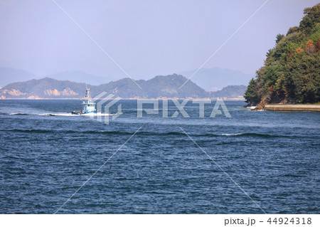 のどかな瀬戸内海(江田島湾)の風景 のどかな瀬戸内海(江田島湾)の風景 44924318