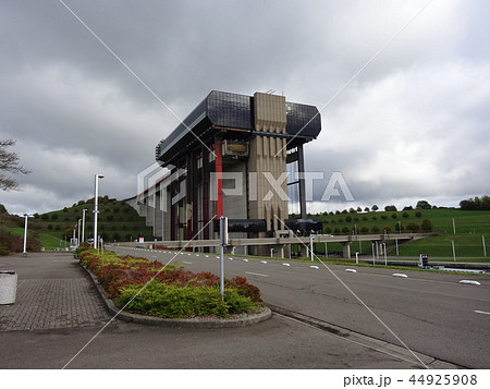 Strepy-Thieu 44925908