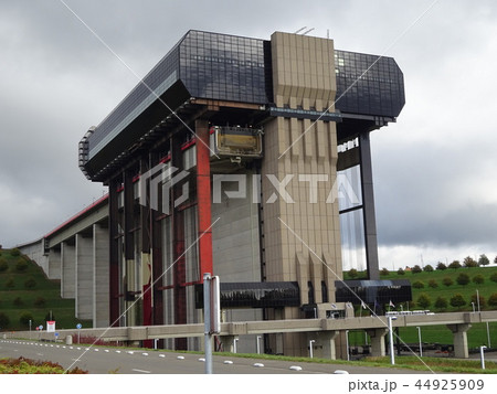 Strepy-Thieu 44925909