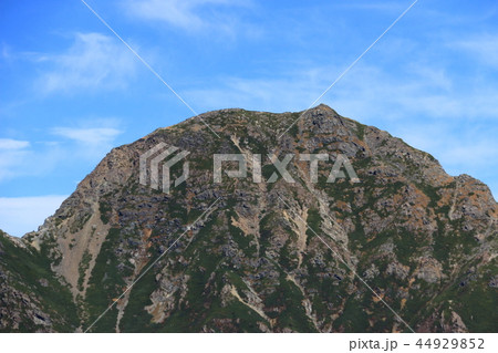 南アルプス塩見岳山頂への道　烏帽子岳からの塩見岳の雄姿　 44929852
