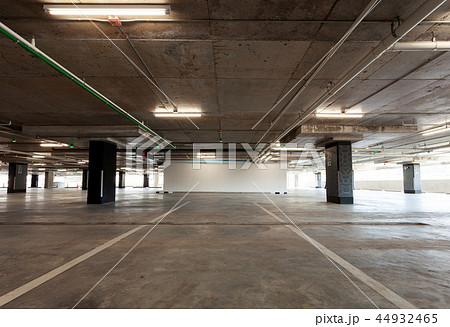 Parking garage interior, industrial building 44932465