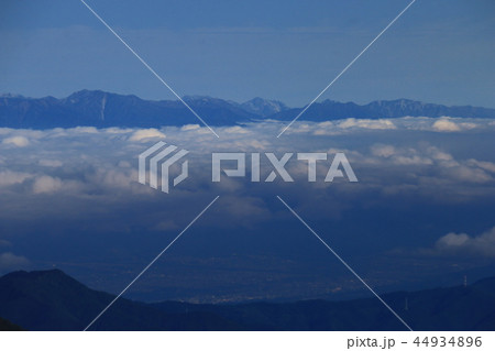 南アルプス塩見岳山頂への道　本谷山稜線からの北アルプス剣立山連峰遠景　 44934896