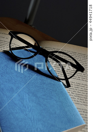 真夜中の読書 44941718