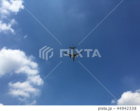 飛行機と雲 飛行機と雲 44942338