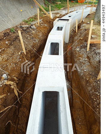 法面防災工事には雨水排水溝の設置がセットです 44943497