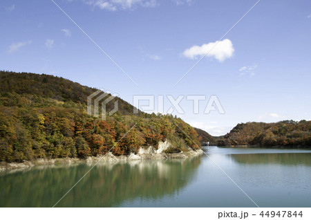 夏油　紅葉の入畑ダム 44947844