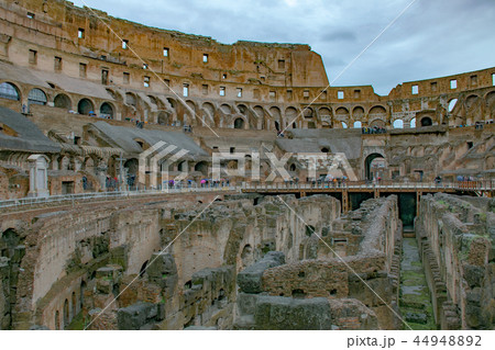 イタリア　コロッセオ 44948892