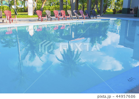プールサイド 44957686
