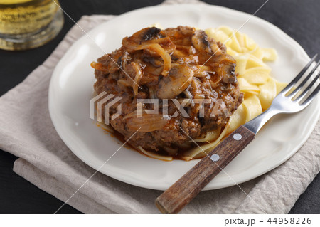 Salisbury steak with pasta 44958226