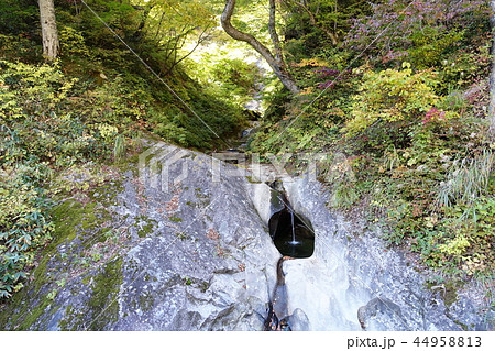 日本百景:奥裾花渓谷 甌穴(ポットホール) 秋 長野市鬼無里 日本百景:奥裾花渓谷 甌穴(ポットホール) 秋 長野市鬼無里 44958813