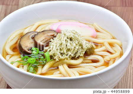 とろろ昆布うどん 44958899