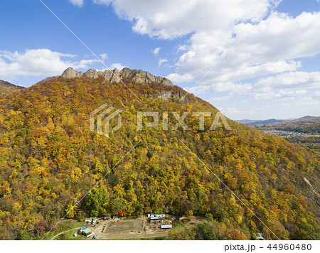 秋の八剣山 空撮（北海道 札幌市） 44960480