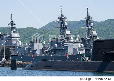 呉の海自艦 44967238