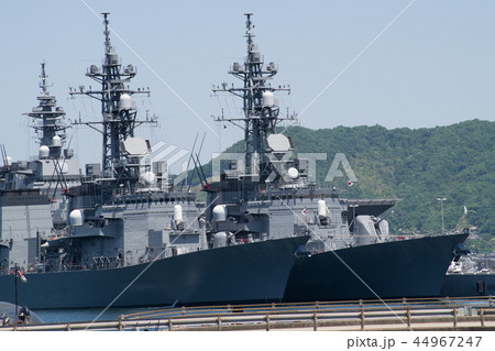 係留中の二隻の護衛艦 係留中の二隻の護衛艦 44967247