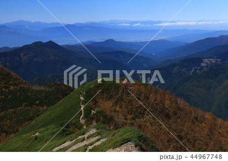 南アルプス塩見岳 山頂への道 塩見小屋越の北アルプス遠景 南アルプス塩見岳 山頂への道 塩見小屋越の北アルプス遠景 44967748