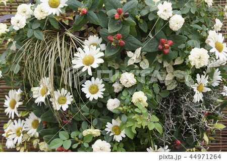 フラワーバスケット　白色花　15 44971264