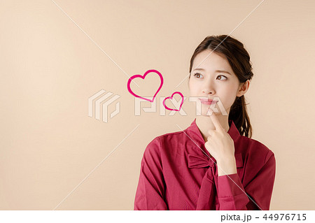 女性とハート 44976715