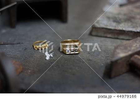 Professional Goldsmiths in Thailand 44979166
