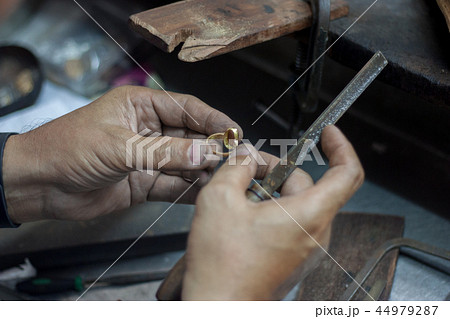 Professional Goldsmiths in Thailand 44979287
