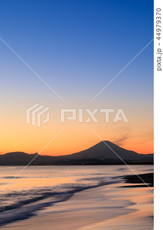 神奈川_湘南の夕景富士 神奈川_湘南の夕景富士 44979370