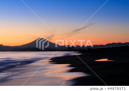 神奈川_湘南の夕景富士 神奈川_湘南の夕景富士 44979371
