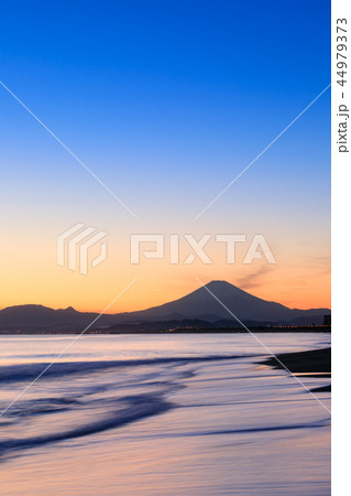神奈川_湘南の夕景富士 44979373