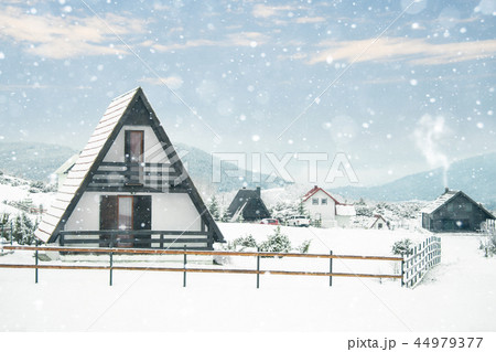 Wooden house in the mountains 44979377