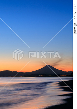 神奈川_湘南の夕景富士 神奈川_湘南の夕景富士 44979378