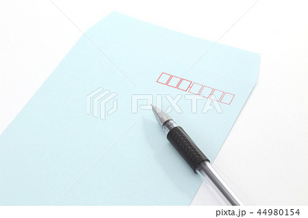 ボールペンと封筒 44980154