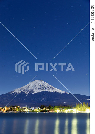 河口湖より望む冬富士夜景 44980709