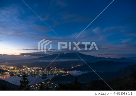 《絶景》富士山・夜明け《山梨県》 44984311
